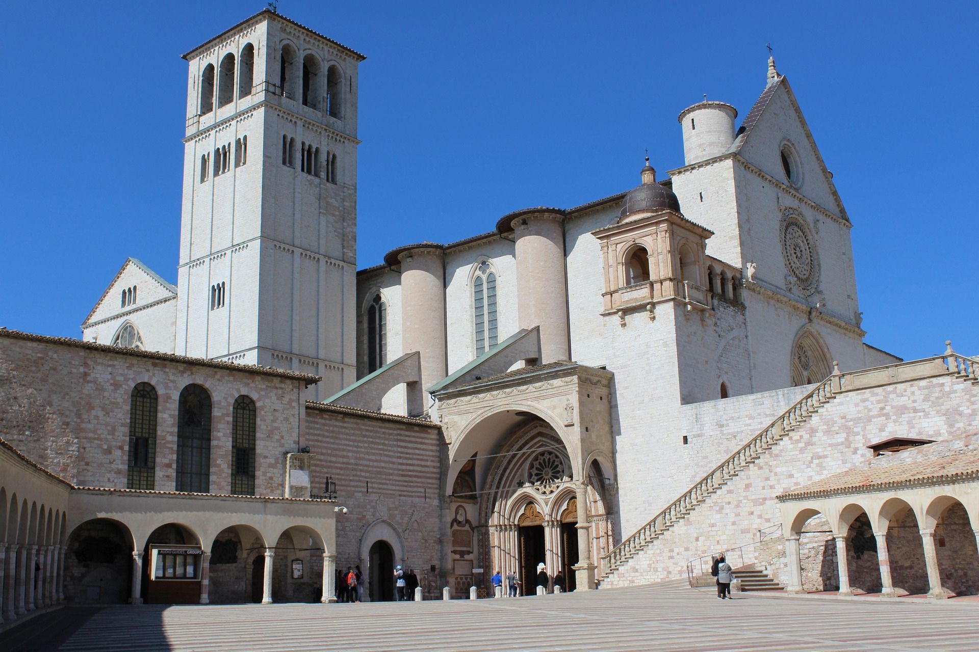 assisi san francesco chiesa 2